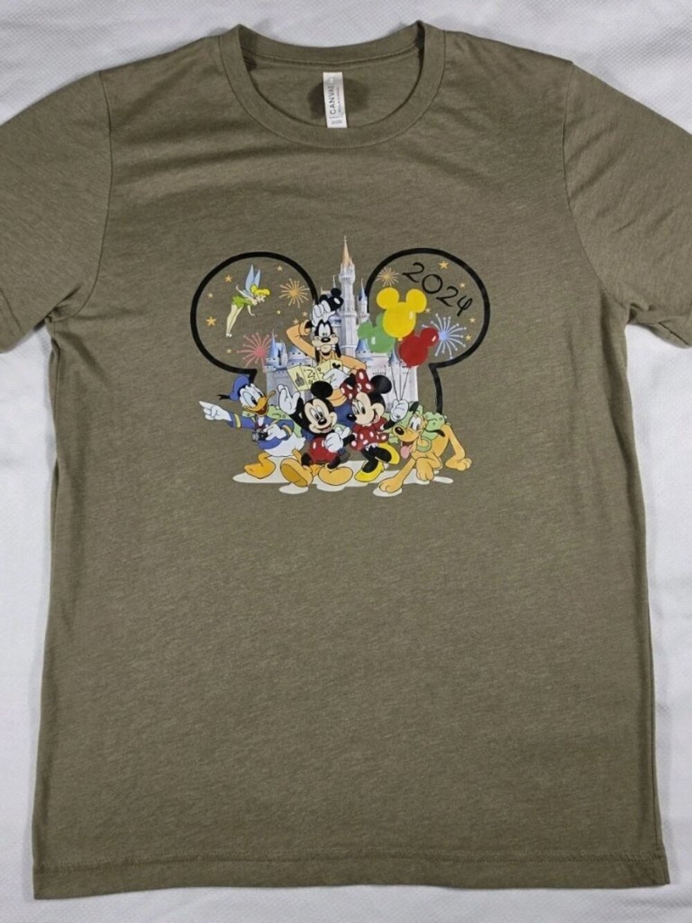 Disneyland 2024 Shirt Adult M Green Mickey Minnie Donald Duck Goofy Castle EUC